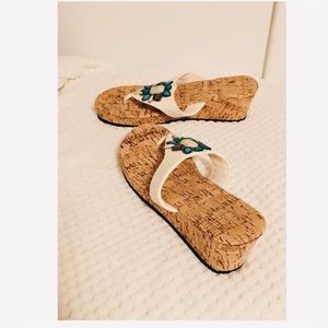 EUC west loop wedge sandals sz L 9/10